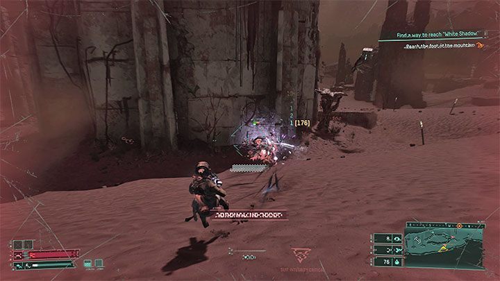 Najważniejszą sprawą w temacie utrzymywania Selene przy życiu jest obserwowanie paska energii skafandara, czyli inaczej paska zdrowia głównej bohaterki - Returnal: Śmierć - jak rzadziej ginąć? - Returnal - poradnik do gry