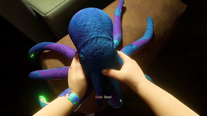 W trakcie przechodzenia kolejnych sekwencji związanych z domem Selene warto zwrócić uwagę na to, że bardzo często pojawia się tam ulubiona zabawka Selene - ośmiornica Macek (Octo) - Returnal: 1. zakończenie (spoiler) - Returnal - poradnik do gry