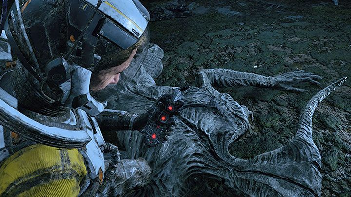 Musimy kontynuować eksplorację Zarośniętych Ruin (pierwszego regionu świata) aż natrafimy na zwłoki kreatury, przy których Selene znajdzie Hermesowy przekaźnik (Hermetic Transmitter) - Returnal: Teleportacja/Szybka podróż - jak odblokować? - Returnal - poradnik do gry