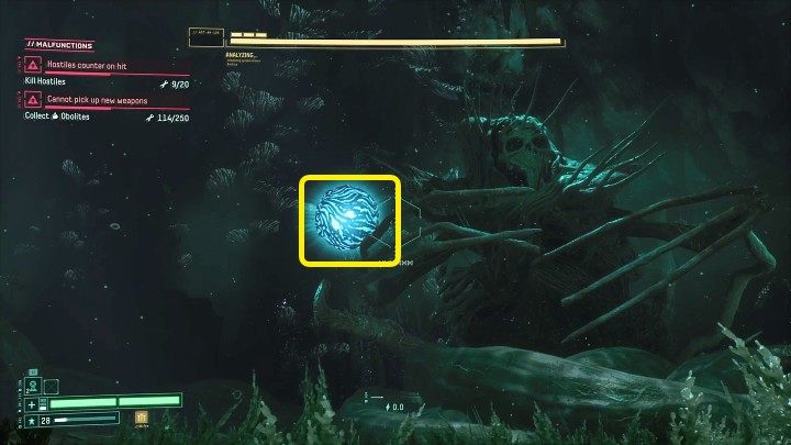 Przez cały pojedynek po obu stronach Ophiona będą lewitować świecącego kule, które należy zestrzelić jak najwcześniej (wystarczy jeden celny strzał), aby dodatkowo nie utrudniały walki - wspomagają bossa i potrafią używać różnych umiejętności - Returnal: Ophion - boss, jak pokonać? - Returnal - poradnik do gry