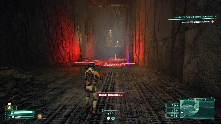 Końcowy etap wędrówki przez Opuszczoną Cytadelę to pomieszczenia i wąskie korytarze najeżone pułapkami laserowymi - Returnal: Opuszczona Cytadela/Derelict Citadel - biom - Returnal - poradnik do gry