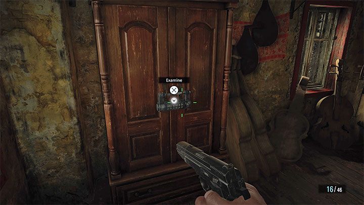 Ethan nie może od razu dotrzeć do wszystkich miejsc oznaczonych złotymi skrzyniami - Resident Evil Village: Złote skrzynie - czym są? - Resident Evil Village - poradnik do gry