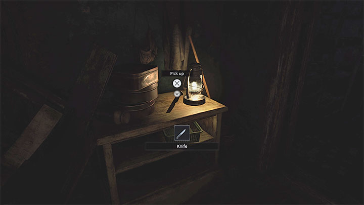 We wspomnianej chatce możecie znaleźć nóż Knife - Resident Evil Village: Pierwsza bitwa w wiosce/Village Square - solucja - Resident Evil Village - poradnik do gry