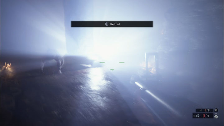 W rozgrywaniu bitwy bardzo pomagają pociski oślepiające (Flashbang), którymi może strzelać granatnik - Resident Evil Village: Urias - boss z młotem z twierdzy, jak pokonać? - Resident Evil Village - poradnik do gry