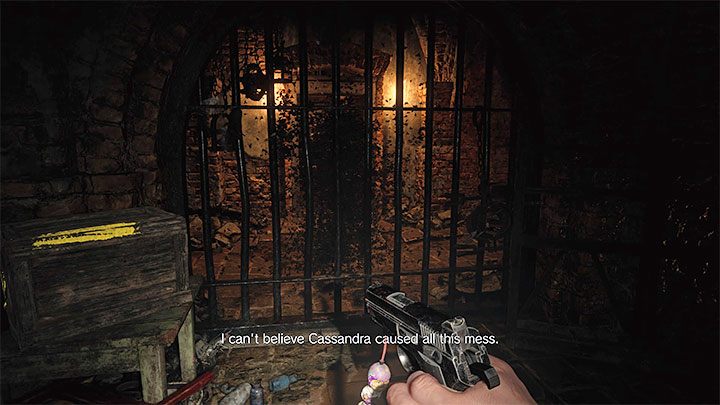 Po dotarciu do kolejnej części lochu zignorujcie mijaną po drodze zamkniętą bramkę, bo wymaga ona dysponowania kluczem odnajdywanym w dalszej części gry - miejsce to opisaliśmy na stronie Mapa skarbów Treasure Map - gdzie jest skarb - Resident Evil Village: Eksploracja zamkowych komnat/Castle Chambers - solucja - Resident Evil Village - poradnik do gry