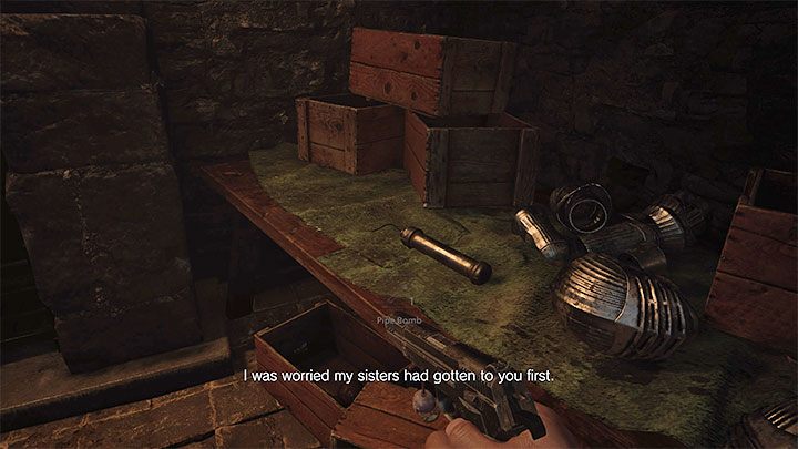Boczne przejście doprowadzi was do zbrojowni Armory - Resident Evil Village: Eksploracja dziedzińca, okolic/Castle Courtyard - solucja - Resident Evil Village - poradnik do gry