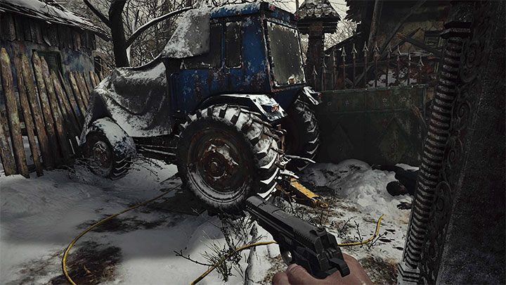 Z uchwytem musicie dotrzeć do pokazanego na obrazku traktora - Resident Evil Village: Studnia - jak uruchomić mechanizm? - Resident Evil Village - poradnik do gry