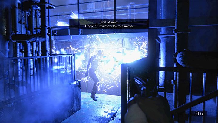 Docelowo dotrzecie do kwadratowego pomieszczenia, którego dolny poziom patroluje domyślnie pojedynczy Soldat - Resident Evil Village: Przejście przez poziom B4 - solucja - Resident Evil Village - poradnik do gry