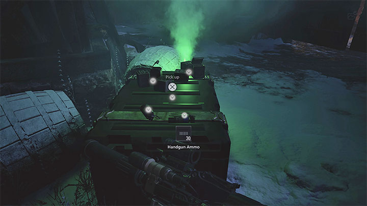 Grając Chrisem nie musicie bardzo martwić się o amunicję, bo będziecie odnajdywali jej całkiem sporo po drodze (mowa o domyślnym poziomie trudności - na wyższych poziomach trudności z oczywistywch względów trudniej może być o amunicję) - Resident Evil Village: Płonąca wioska - solucja, opis przejścia - Resident Evil Village - poradnik do gry