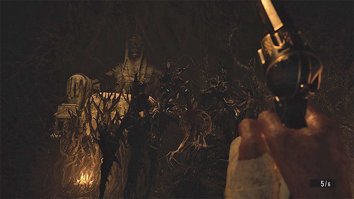 Do atakowania Mirandy używajcie w pierwszej kolejności najlepszych broni - Resident Evil Village: Finałowe starcie z Mirandą - solucja, opis przejścia - Resident Evil Village - poradnik do gry