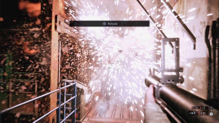 Unikalną cechą walk z wrogami Soldat Panzer jest to, że musicie najpierw zniszczyć ich ciężki pancerz - Resident Evil Village: Przeciwnicy Soldat - jak pokonać? - Resident Evil Village - poradnik do gry