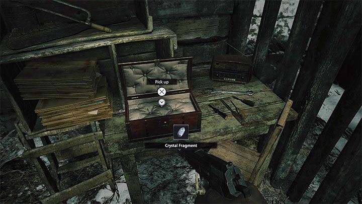 Kryształ jest w małej skrzynce, którą odnajdziecie podczas eksploracji terenów zbiornika, a konkretnie po wyruszeniu ze stróżówki (Guardhouse) w stronę wiatraków (Windmills) - Resident Evil Village: Zbiornik/Reservoir - Skarby (Treasures), lista wszystkich - Resident Evil Village - poradnik do gry
