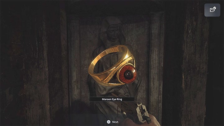 Główny bohater musi przejść przez wąski korytarz - Resident Evil Village: Zagadka z okiem - rozwiązanie - Resident Evil Village - poradnik do gry