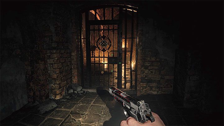 Loch jest na poziomie B1 i możecie tam dotrzeć od strony kuchni Kitchen sąsiadującej z głównym holem - Resident Evil Village: Mapa skarbów - gdzie jest skarb? Rozwiązanie zagadki - Resident Evil Village - poradnik do gry