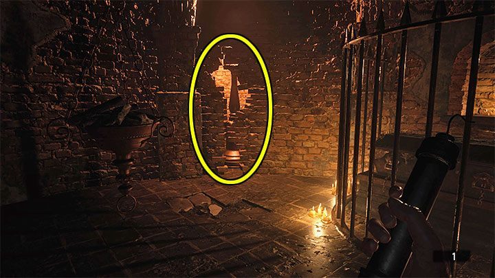 W nowym pomieszczeniu znajduje się osłabiona ściana do zburzenia (ikona Crumbling Wall na mapie) - Resident Evil Village: Mapa skarbów - gdzie jest skarb? Rozwiązanie zagadki - Resident Evil Village - poradnik do gry