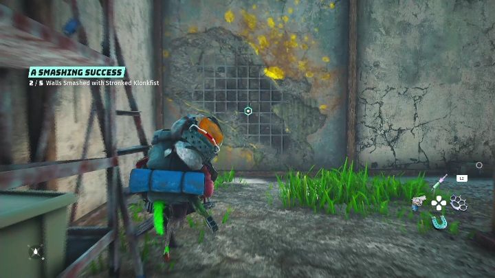 Popękana ściana jest ukryta w piwnicy, w zniszczonym budynku - Biomutant: Bumpięść - solucja, opis przejścia - Biomutant - poradnik do gry