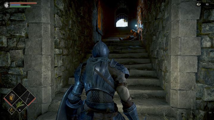 Idąc w górę po schodach uważajcie po lewej stronie na przeciwnika, który od razu się na Was rzuci - Demons Souls Remake: Tutorial, samouczek - solucja, opis przejścia - Demons Souls Remake - poradnik do gry