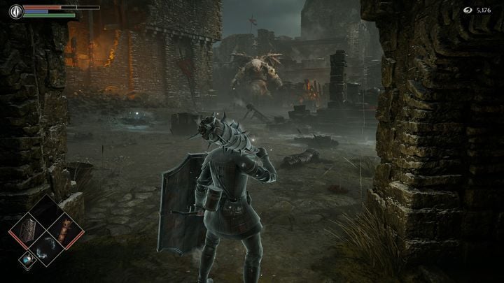 Na wprost Was znajdować się będzie boss z prologu gry w formie mini-bossa - Demons Souls Remake: Obrzeża wyspy (4-1) - solucja, opis przejścia - Demons Souls Remake - poradnik do gry