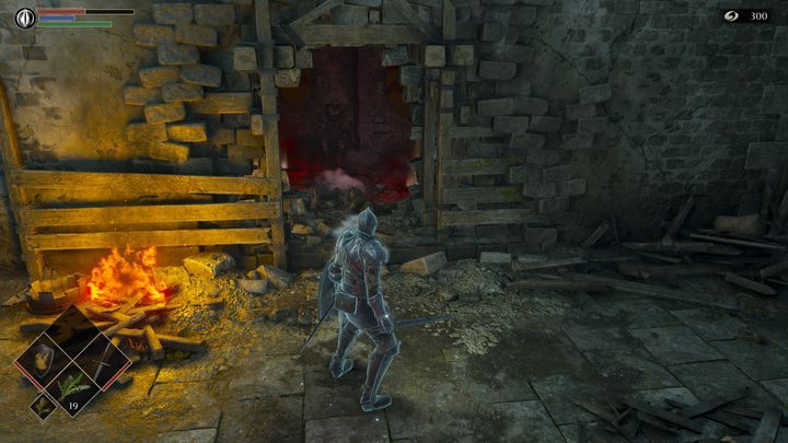 Dalej napotkacie dziurę w murze, wejdźcie do środka, jednakże uważajcie na przeciwnika w środku - Demons Souls Remake: Bramy Boletarii (1-1) - solucja, opis przejścia - Demons Souls Remake - poradnik do gry