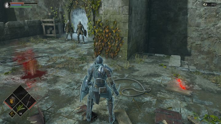 Wchodząc po schodach, po prawej stronie napotkacie dwóch przeciwników - Demons Souls Remake: Bramy Boletarii (1-1) - solucja, opis przejścia - Demons Souls Remake - poradnik do gry