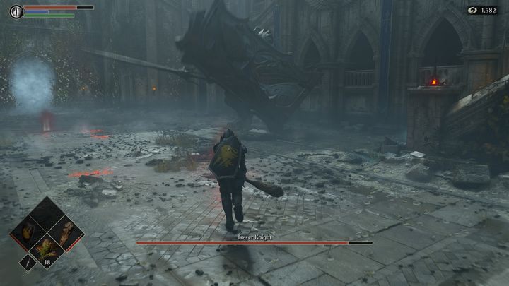 Uważajcie jednak, aby nie oddalać się zbytnio od bossa, gdyż wtedy prowokujecie go do użycia włóczni, która ma dosyć duży zasięg - Demons Souls Remake: Rycerz z wieży - boss, jak pokonać? - Demons Souls Remake - poradnik do gry