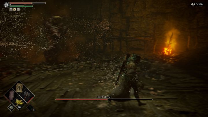 Warto pozostawać w ciągłym ruchu, aby nie otrzymywać obrażeń od pocisków - Demons Souls Remake: Nieczysty Kolos - boss, jak pokonać? - Demons Souls Remake - poradnik do gry