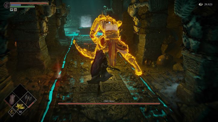 Warto zawsze zachodzić go od tyłu - często atakuje on miejsca, w które jest skierowany - Demons Souls Remake: Dawny Bohater - boss, jak pokonać? - Demons Souls Remake - poradnik do gry