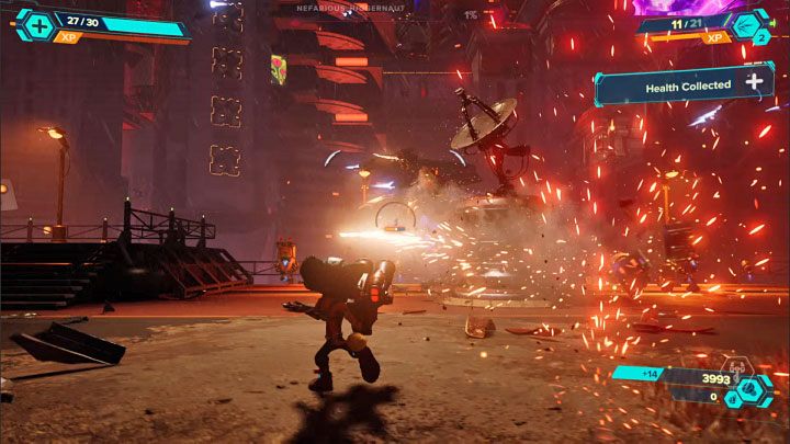 W końcowej fazie pojedynku powrócicie przez portal do Nefarious City - Ratchet & Clank Rift Apart: Niszczyciel Nefariousa - jak pokonać? - Ratchet & Clank Rift Apart - poradnik do gry
