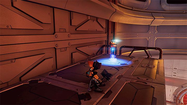 Na wysoko położonym balkoniku spotkacie szpiegobota - Ratchet & Clank Rift Apart: Cordelion - znajdźki, lista wszystkich, mapa - Ratchet & Clank Rift Apart - poradnik do gry