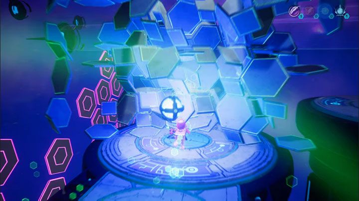 Wyruszcie z powrotem w stronę miejsca startu, przy czym po drodze wyjmijcie sferę podniesienia ze slotu, którego użyliście do wyrzucenia Clanka w powietrze - Ratchet & Clank Rift Apart: Clank, Powrót na Savali - rozwiązania zagadek, lista - Ratchet & Clank Rift Apart - poradnik do gry
