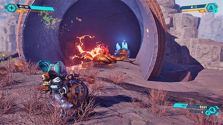 W niektórych bitwach w grze mogą pojawiać się dodatkowe utrudnienia w postaci pojawiania się nowych przeciwników dołączających do walk - Ratchet & Clank Rift Apart: Porady na start - Ratchet & Clank Rift Apart - poradnik do gry