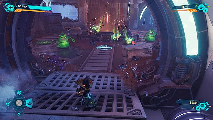 W trakcie dalszej eksploracji tego piętra placówki spodziewajcie się napotykania małych potworów - Ratchet & Clank Rift Apart: Odnalezienie Kuźni Rubion - solucja - Ratchet & Clank Rift Apart - poradnik do gry
