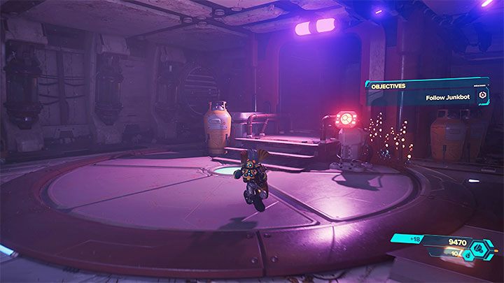 Tuż obok odblokowana została winda podróżująca do podziemnego kompleksu - Ratchet & Clank Rift Apart: Odnalezienie Kuźni Rubion - solucja - Ratchet & Clank Rift Apart - poradnik do gry