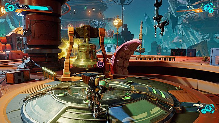 Po pokonaniu wszystkich wrogów dotrzyjcie do korby na samym środku areny - Ratchet & Clank Rift Apart: Uratowanie Pierrea Le Fer - solucja - Ratchet & Clank Rift Apart - poradnik do gry