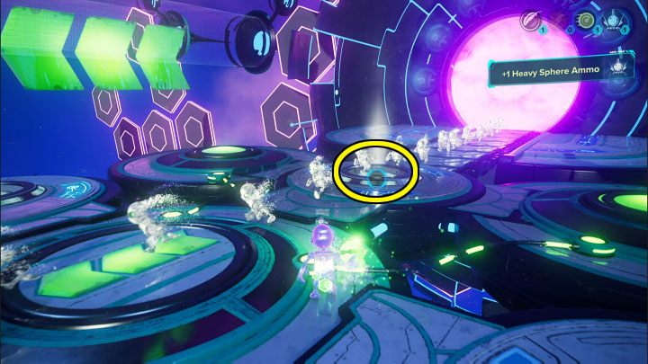 Wyjmijcie sferę szybkości z pobliskiego slotu i rzućcie nią w slot z powyższego obrazka - Ratchet & Clank Rift Apart: Dotarcie do anomalii w katakumbach - solucja - Ratchet & Clank Rift Apart - poradnik do gry