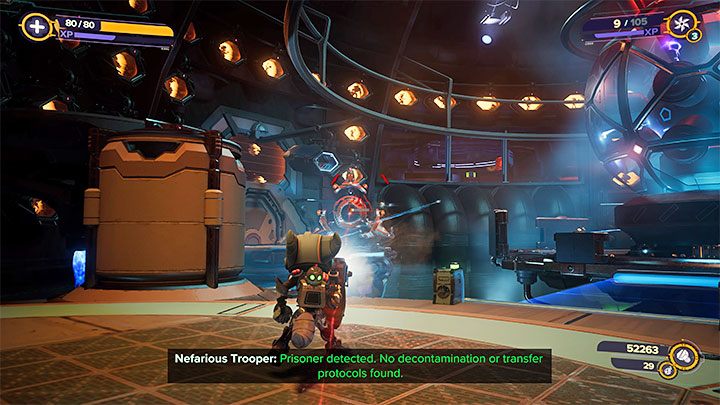 Po wkroczeniu do sali z reaktorem spodziewajcie się napotkania nowych wrogów i tradycyjnie najwięcej uwagi poświęcajcie na sprawne eliminowanie wrogich snajpobotów po to żeby uniemożliwiać im udane ataki laserowe - Ratchet & Clank Rift Apart: Wyłączenie reaktora - solucja - Ratchet & Clank Rift Apart - poradnik do gry