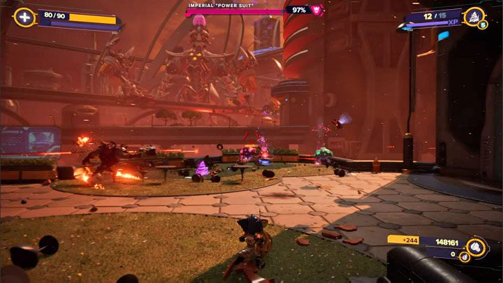 Imperator Neferious w trakcie bitwy będzie przyzywał małe maszyny - Ratchet & Clank Rift Apart: Rozpoczęcie finału i pokonanie imperatora - solucja - Ratchet & Clank Rift Apart - poradnik do gry