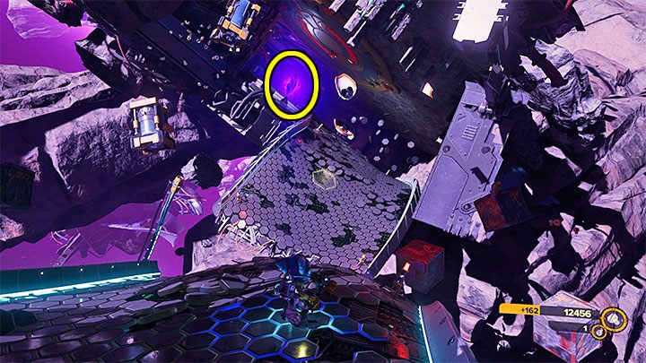 Spodziewajcie się napotkania podwładnych Nefariousa, którzy mogą atakować na odległość - Ratchet & Clank Rift Apart: Wyłączenie blokady i dotarcie do górników - solucja - Ratchet & Clank Rift Apart - poradnik do gry