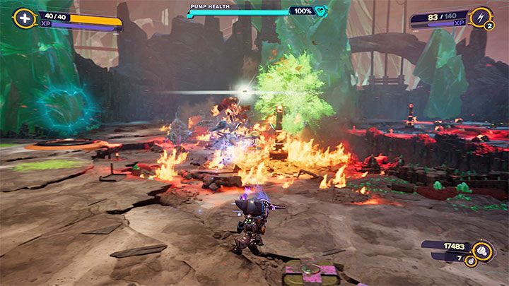 Przed Wami główna bitwa, która jest trudniejsza, bo na ekranie pojawił się pasek energii pompy i nie możecie doprowadzić do tego żeby spadł do 0% - Ratchet & Clank Rift Apart: Odnalezienie szefowej Tulio - solucja - Ratchet & Clank Rift Apart - poradnik do gry