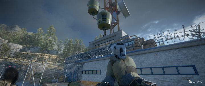 Na tyłach budynku z łatwością odłączycie ostatnie zabezpieczenie - Sniper Contracts 2: Góry Kuamar - solucja, opis przejścia - Sniper Ghost Warrior Contracts 2 - poradnik do gry