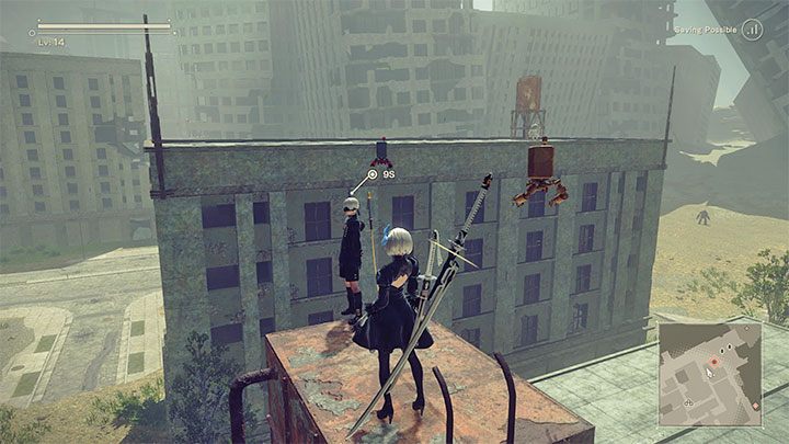 Zainteresujcie się pokazaną na obrazkach wieżą ciśnień i użyjcie drabiny lub podwójnego skoku żeby dotrzeć na jej szczyt - NieR Automata: Robo Dojo - jak dotrzeć na dach? - NieR Automata - poradnik do gry