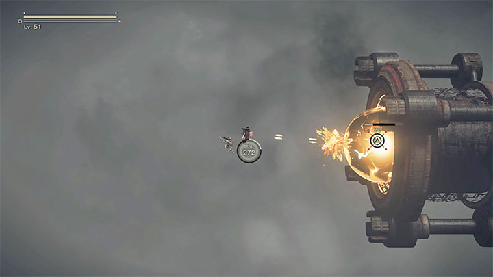 Początkowe bitwy na nabrzeżu mają niezmieniony przebieg w stosunku do ścieżki Route A, a więc musicie stoczyć walki w powietrzu z grupami zwykłych maszyn oraz z nieco silniejszą maszyną Goliath Flyer - NieR Automata: 7 Rozdział, Route B - solucja, opis przejścia - NieR Automata - poradnik do gry