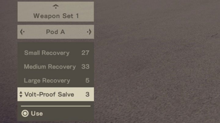 Lekarstwa możecie zużywać otwierając menu systemowe lub korzystając ze skrótu dzięki wciśnięciu dolnego kierunku na krzyżaku pada - NieR Automata: Leczenie - jak poprawiać zdrowie? - NieR Automata - poradnik do gry
