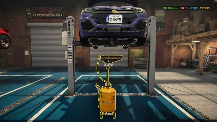 Stary olej usuwacie za pomocą zlewarki (oil drain) - Płyny eksploatacyjne - jak opróżnić? - Car Mechanic Simulator 2021 - poradnik do gry