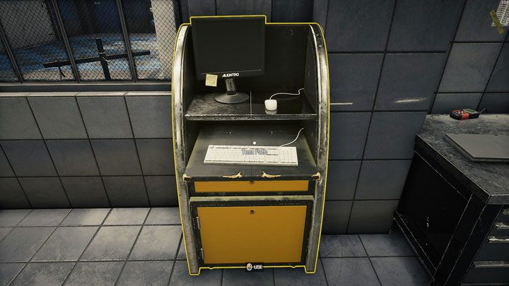 W środku należy uruchomić test na stojącym przy ścianie komputerze - Car Mechanic Simulator 2021: Diagnostyka usterek - Car Mechanic Simulator 2021 - poradnik do gry