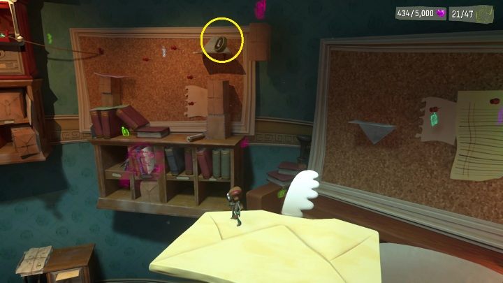 L ciut się oddaliła, ponieważ znaleźć ją możecie na korkowej tablicy - Psychonauts 2: Crullers Correspondence - solucja, opis przejścia - Psychonauts 2 - poradnik do gry