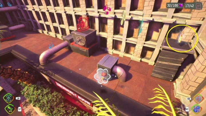 Żółtą zawieszkę znajdziecie na kominie, na dachu szpitala - Psychonauts 2: Emotional Baggage, Hollis Classroom - gdzie znaleźć? - Psychonauts 2 - poradnik do gry