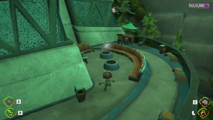 Aby dostać się do tego klucza wystarczy skorzystać z windy postawionej na prawo od drzwi (patrząc w kierunku budynku) - Psychonauts 2: Supply Chest Keys, The Quarry - gdzie znaleźć? - Psychonauts 2 - poradnik do gry