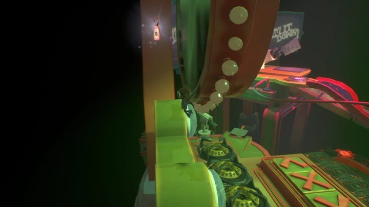 Zawieszkę znajdziecie zaraz za kuchenką - Psychonauts 2: Emotional Baggage, Comptons Cookoff - gdzie znaleźć? - Psychonauts 2 - poradnik do gry