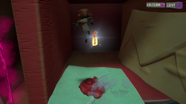 Ta zawieszka znajduje się w regale - Psychonauts 2: Emotional Baggage, Crullers Correspondence - gdzie znaleźć? - Psychonauts 2 - poradnik do gry